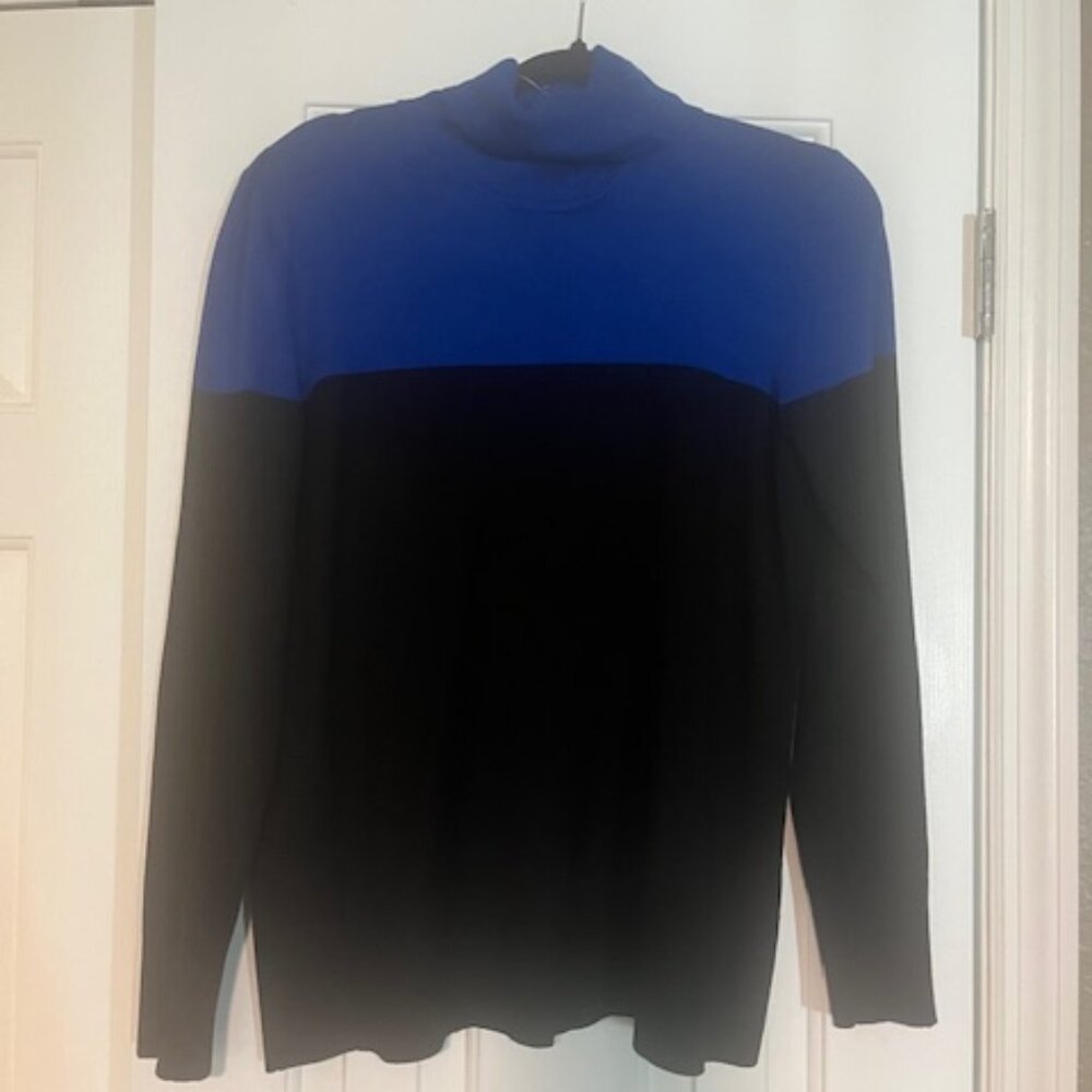 Cable & Gauge Turtleneck Colorbock Sweater | Black & Royal Blue | Size Large